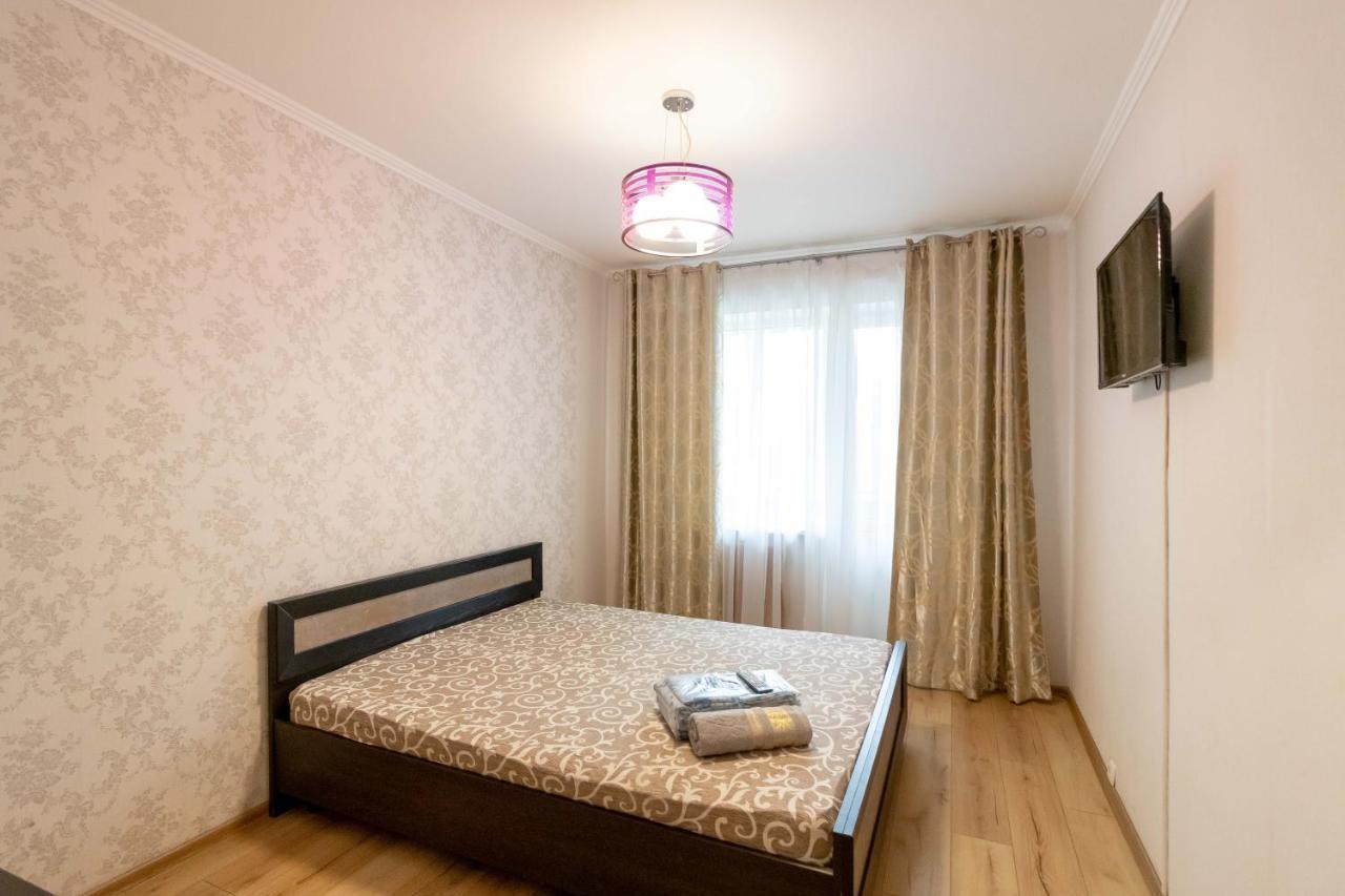 Kvartirkoff Na Geroev Dnepra 36 B Kiev Exterior foto